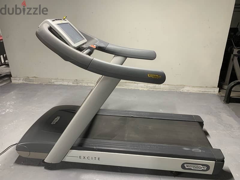 Technogym Run 700 treadmill for sale 1