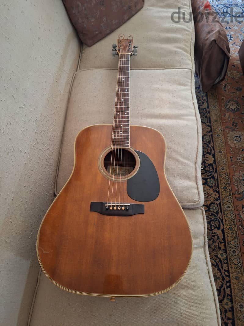 Accoustic Guitar: Suzuky Three S Model W-40A 1