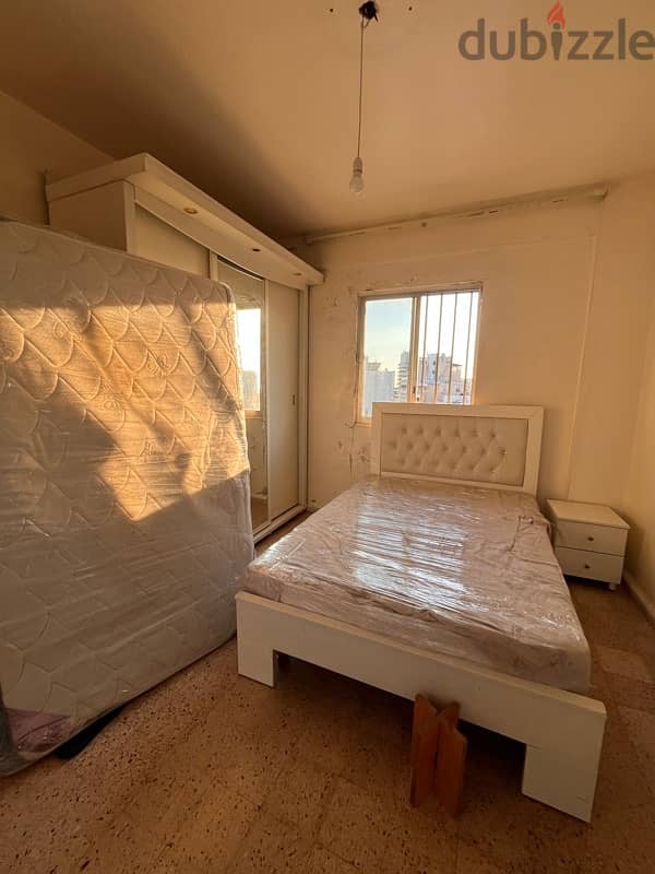 used bedroom in perfect condition 2