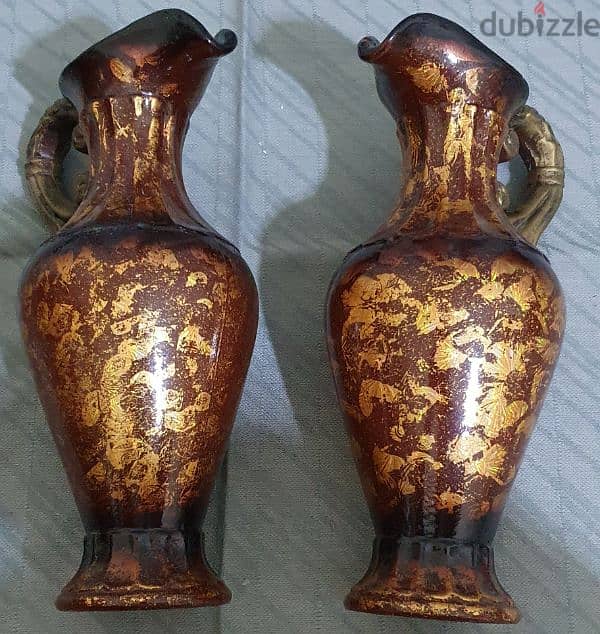 vase 2 pieces like new 10$  beyrout ashrafiye 03723895 1