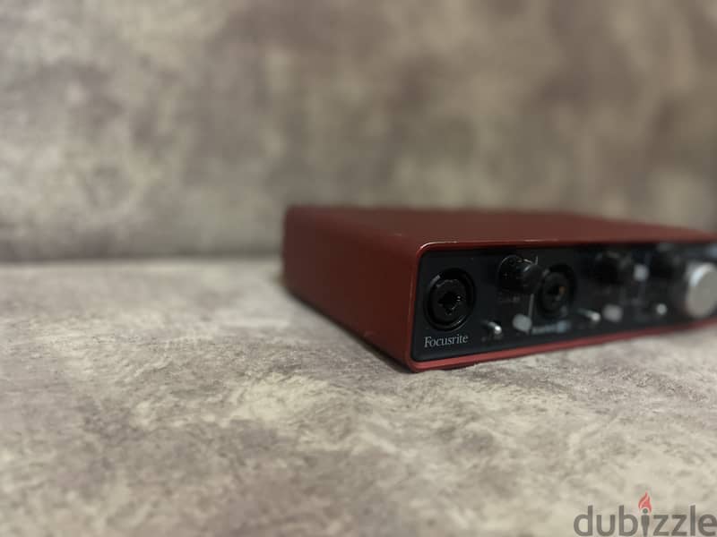 Focusrite 2i4 1