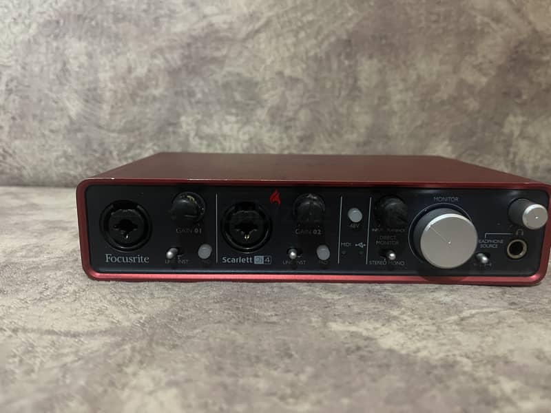 Focusrite 2i4 4