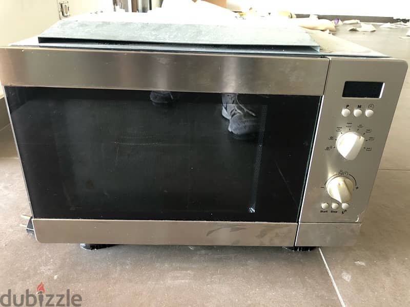 Encastrated Microwave 1