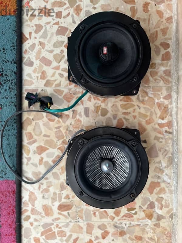 2 speakers for sale 1