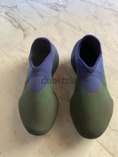 YEEZY Knit Runner Faded Azure