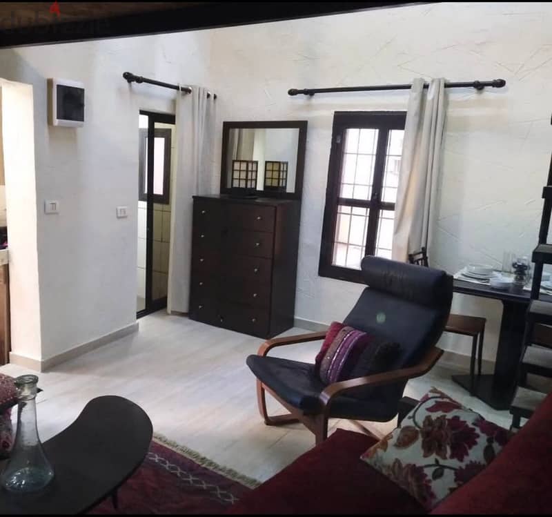 Studio For Rent in Ain Al-Mraiseh استديو للايجار في عين المريسة 0