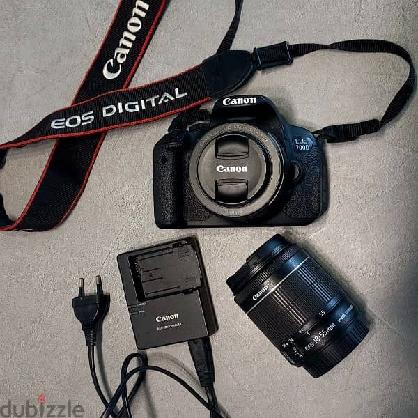 canon 700D with two lenses 0