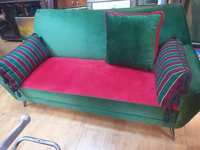 vintage sofa, in excellent condition, 190x80cm, a piece of art