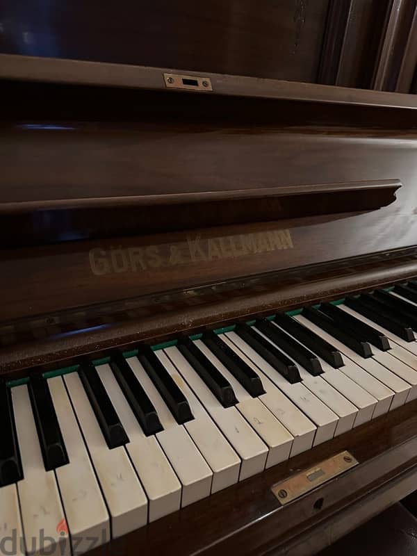 original piano made in Germany . brand Gors & kallmann 1