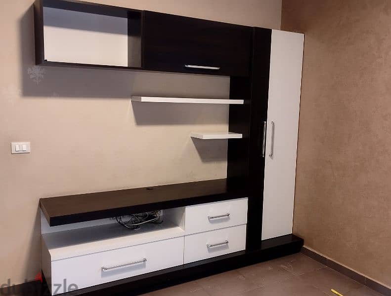 Used like new TV Cabinet and bookshelfs 0