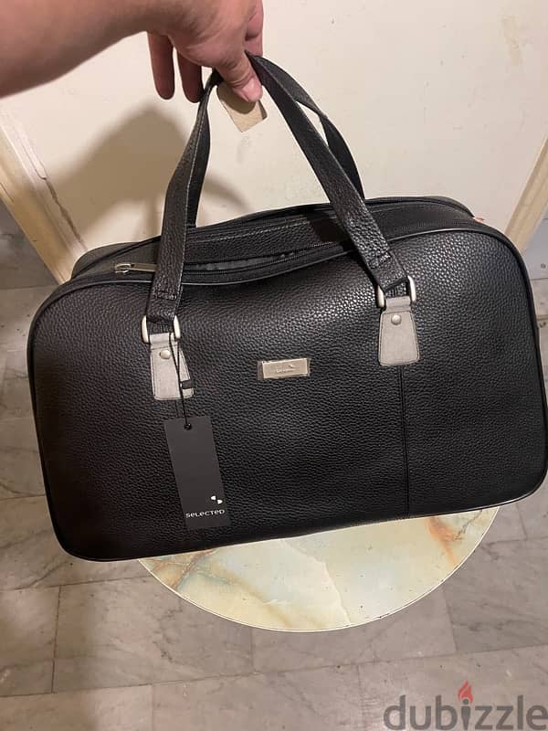 SELECTED weekend bag black brand new 10