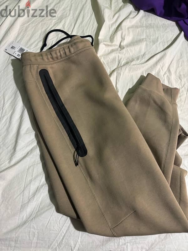 nike tech sweatpants brand new 0