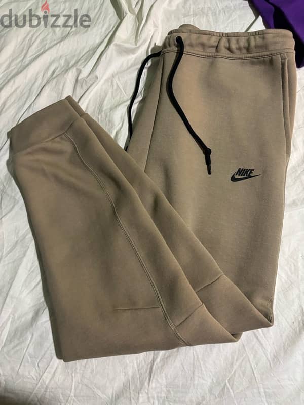 nike tech sweatpants brand new 1