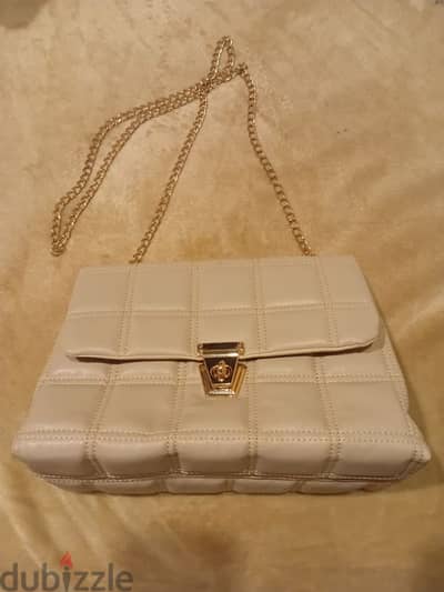 beige purse