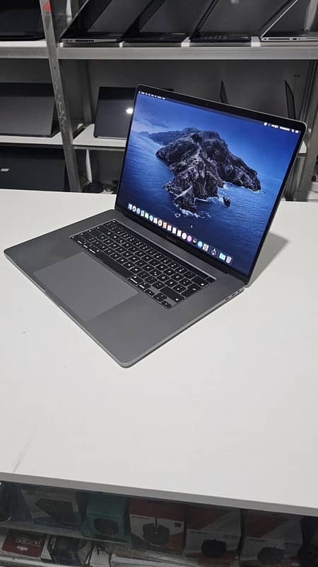 صمّم MacBook Pro 16 للمحترفين الذين يضعون الأداء فوق كل شيىء آخر 5