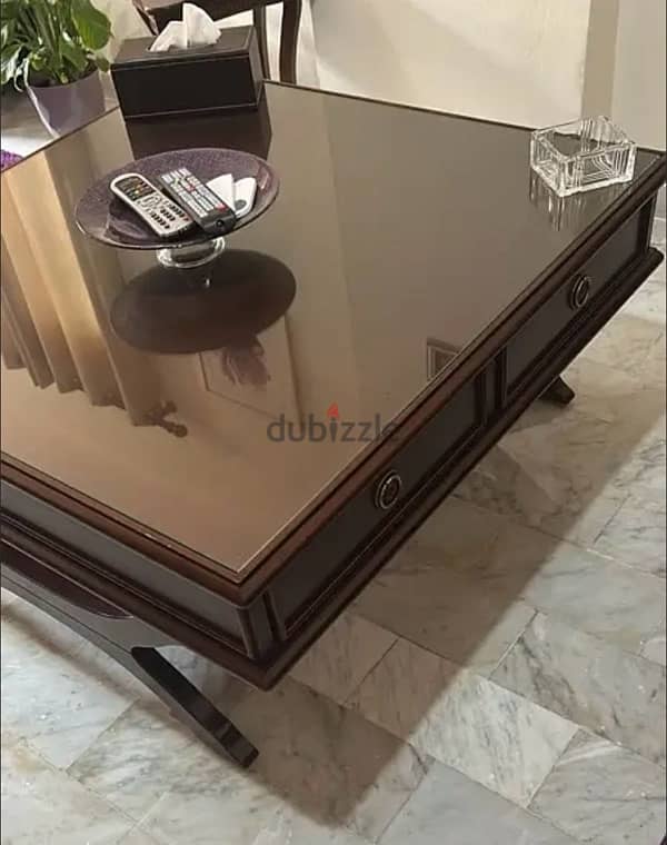 table in good condition 2