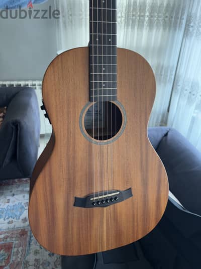 Tanglewood Full Solid Wood Electro Acoustic Guitar