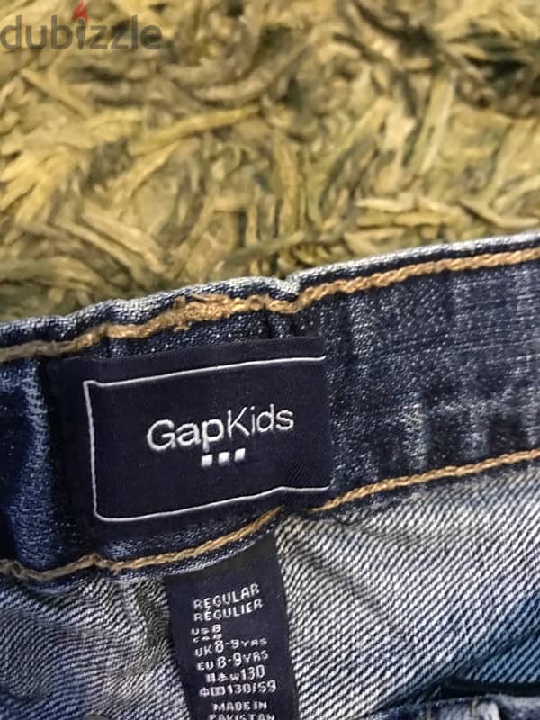 gap pants and tshirt 1