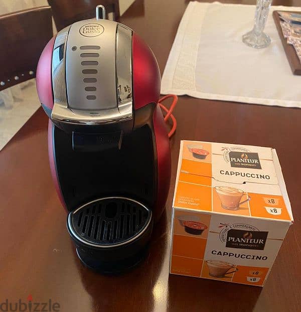 Nescafe dolce gusto coffee machine used like new for 45$ 0