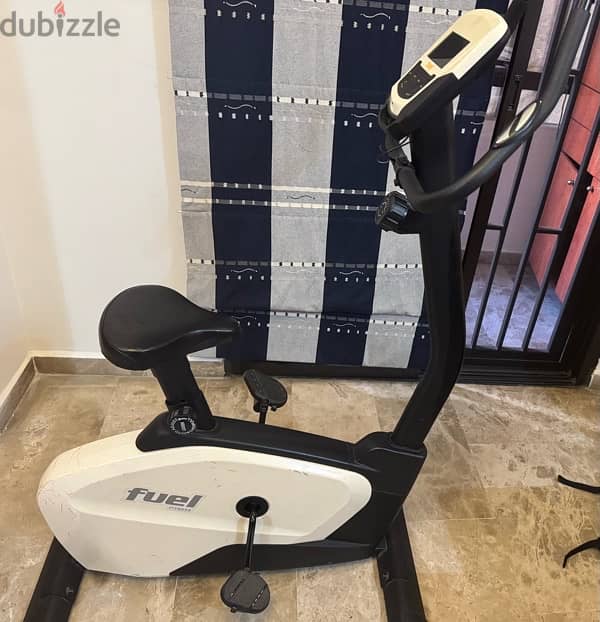 fuel fitness 4.0 upright bike used like new 1