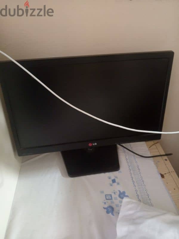 desktop and screen LG22”  core i3 500gb hdd 1