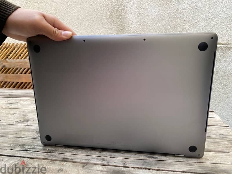 MacBook Pro 15-inch 2018 Excellent Condition 2