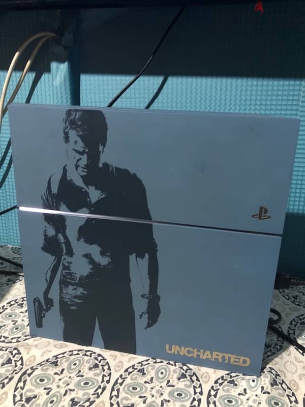 ps4 fat 1tb uncharted 4 limted edition 0