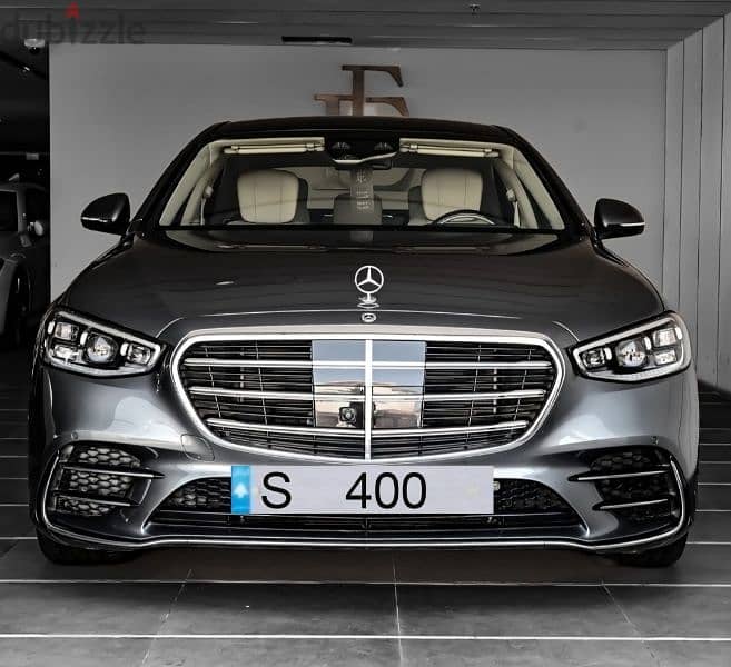 S   4 0 0   - Plate Number - Special plate 0