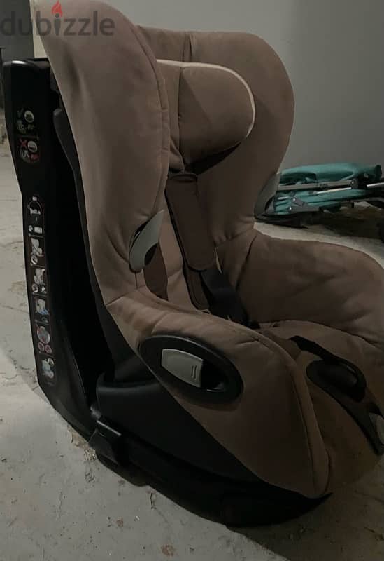 Maxi Cosi Axiss Car Seat 1