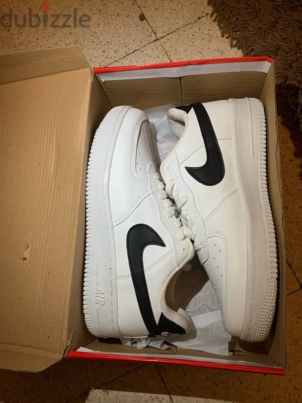 NIKE airforce 1 authentic size 41 0