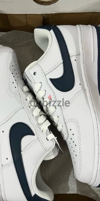 NIKE airforce 1 authentic size 41 6