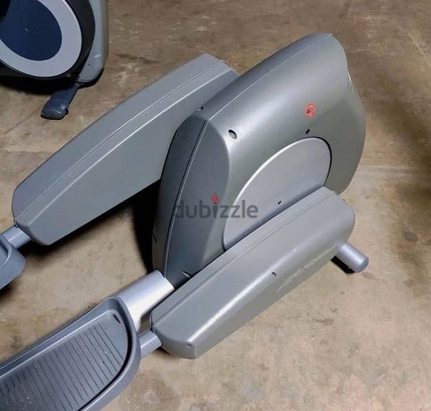 like new elliptical life fitness made in USA wtps 81701084 5