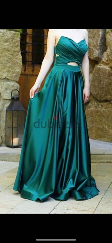 Elegant Strapless Green Dress – for Weddings and Special Events 1