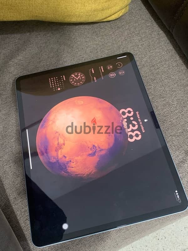 ipad 13 inch /air 128 G m2 /1month used once 0