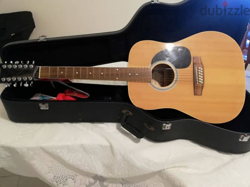 12 Strings Guitar Like New 1