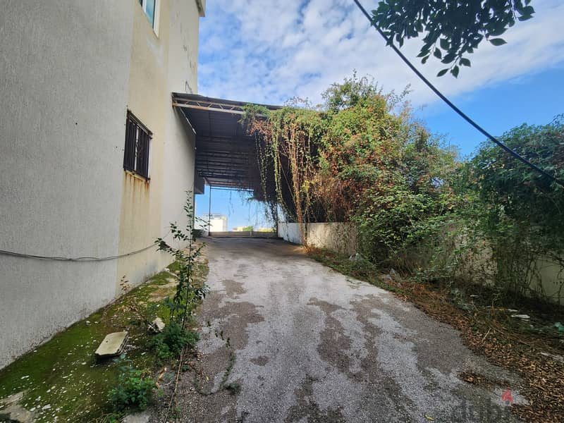 RWB238EA - Building for sale in Halat Jbeil highway 2