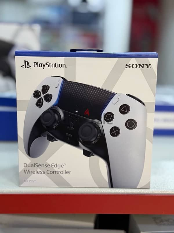 PlayStation 5 Edge & Pro Controllers 0