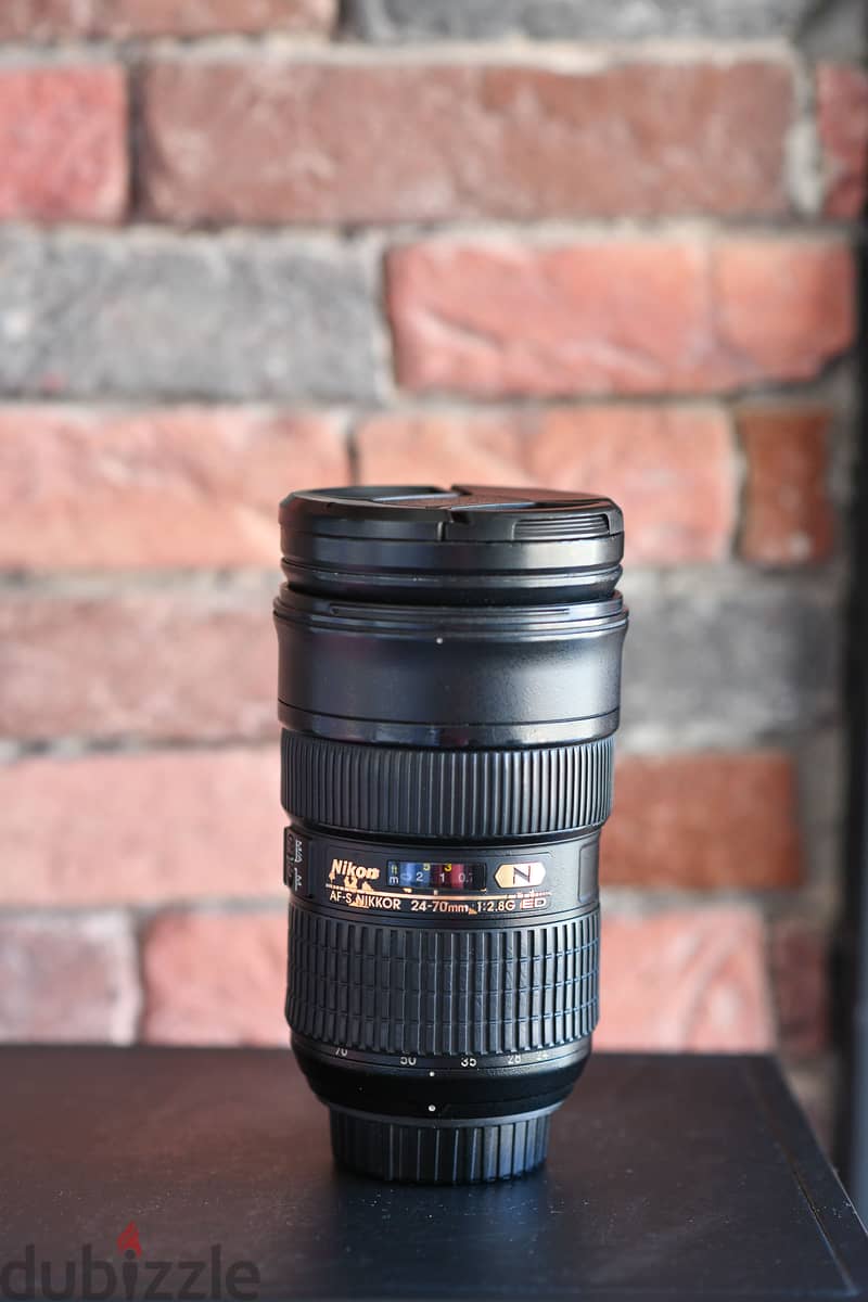 Nikon 24-70mm f/2.8 0