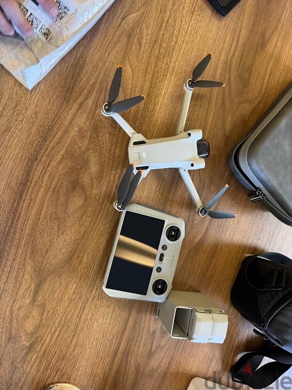 DJI Mini 3 Drone with DJI RC Remote & 2 extra Batteries 1