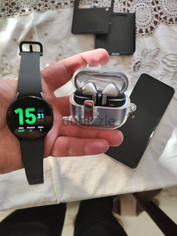 samsung flip 3 + buds 3 pro + watch 6 3