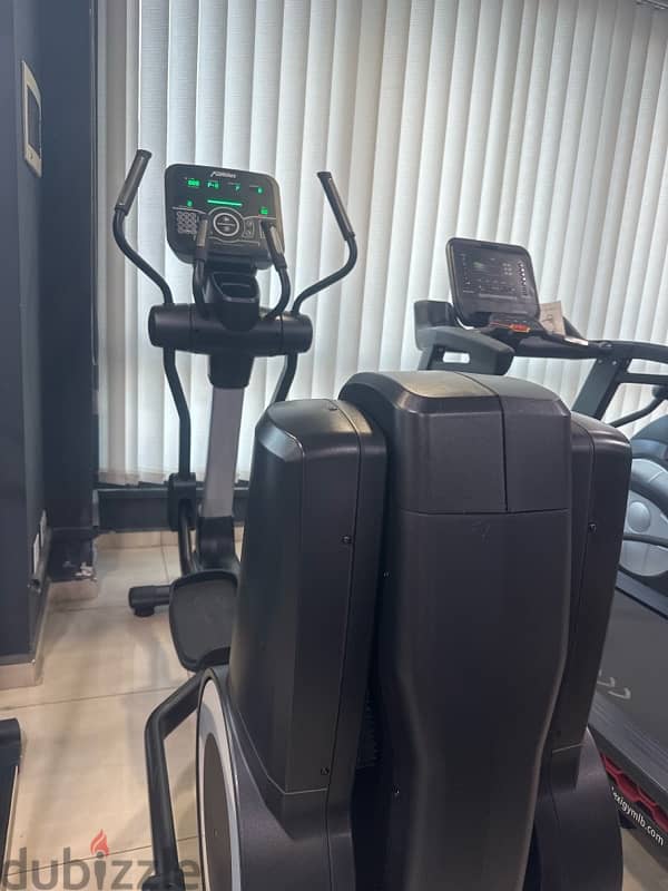 ST Fitness elliptical 200KG 2