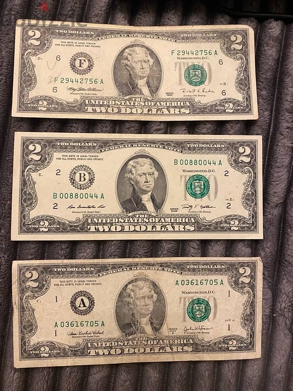 very rare 2$ bills 0