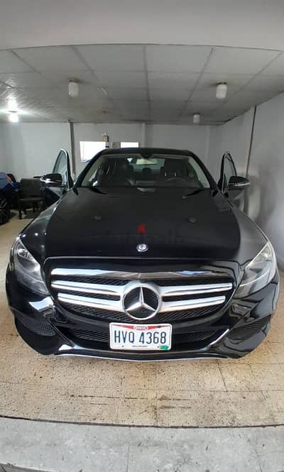 Mercedes-Benz C-Class 2016 4 matic clean no accidents full black