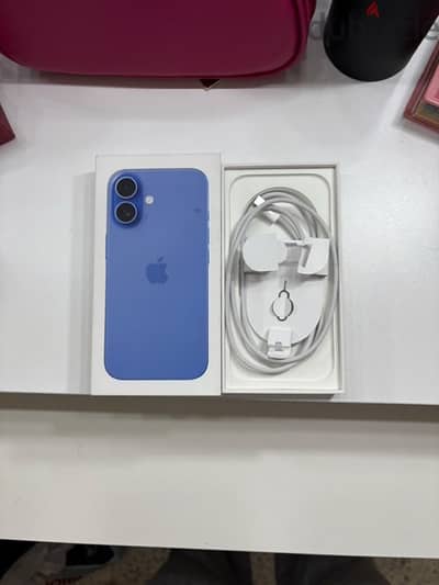 iphone 16 256gb blue battery 100% cycle count 30 used three weeks