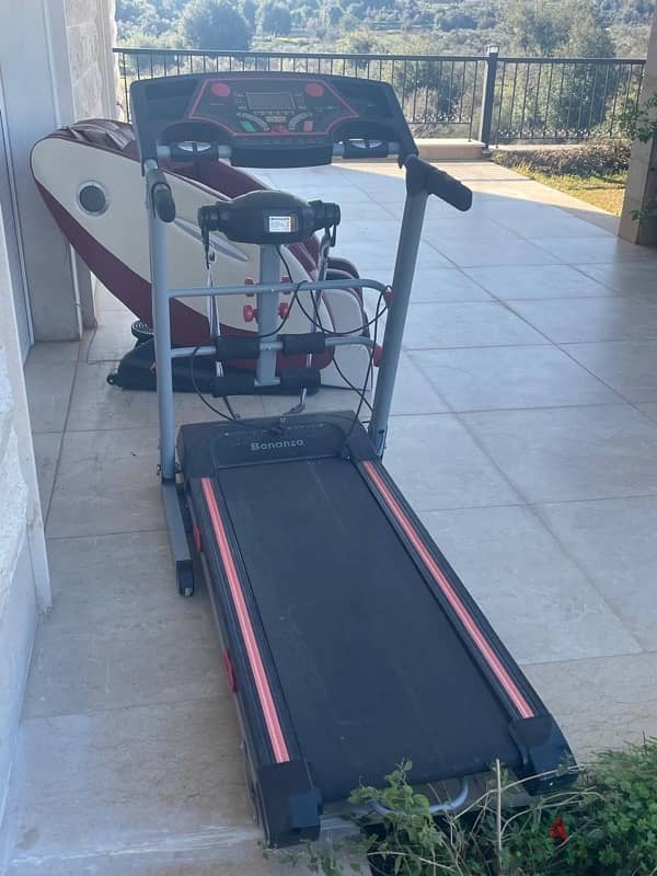 treadmill in a very good condition used only several times 2