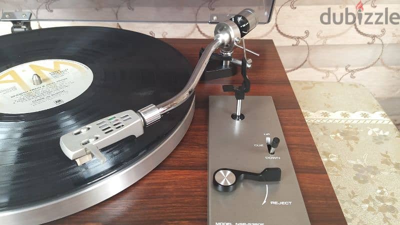 VIntage NEC Record player NSP-5350E 3