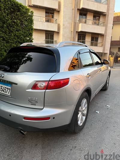 Infiniti FX35