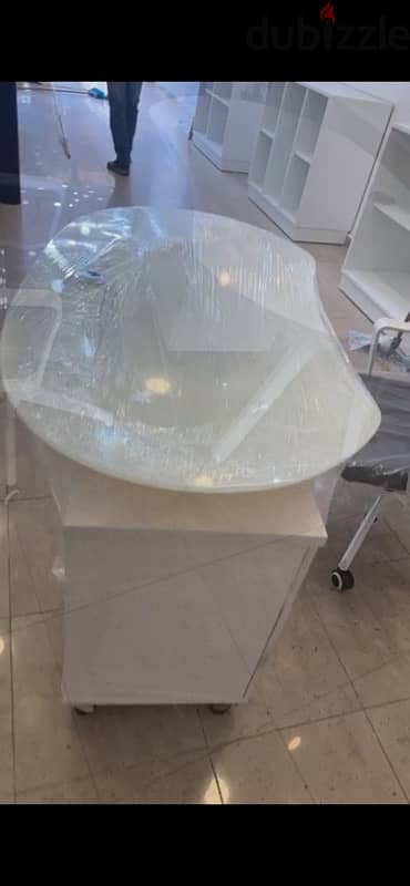 chair  and desk / tempered glass 1