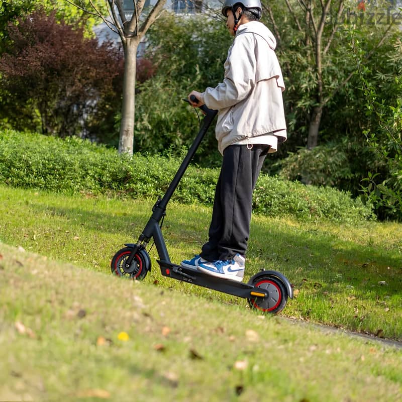 Scooter Electrical 35KM/h Speed Motor & 35KM Max Range with APP 1