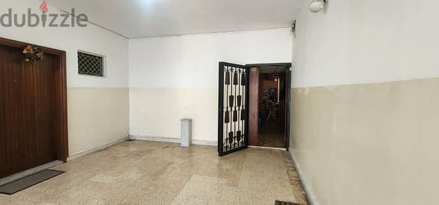 Apartment for sale in Ain El Remmaneh - شقة للبيع في منطقة عين الرمانة